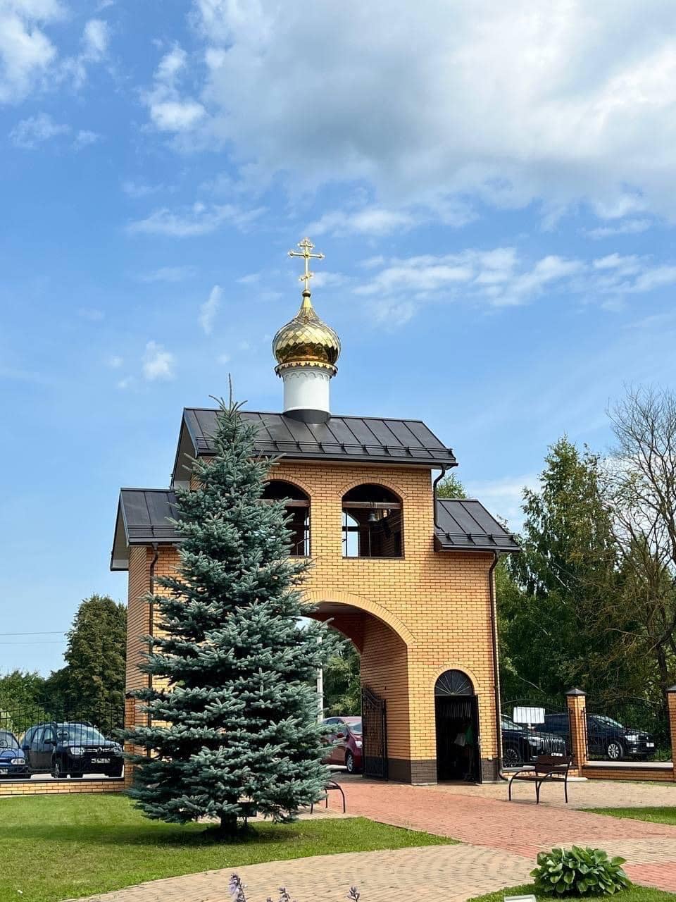 Храм и приходская территория