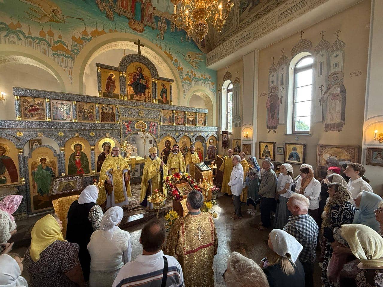 Совместная молитва прихожан