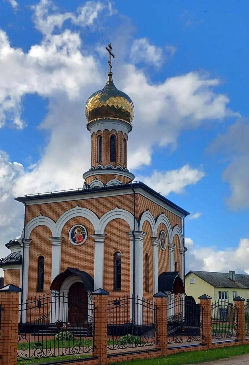 Главный вход в храм князя Владимира