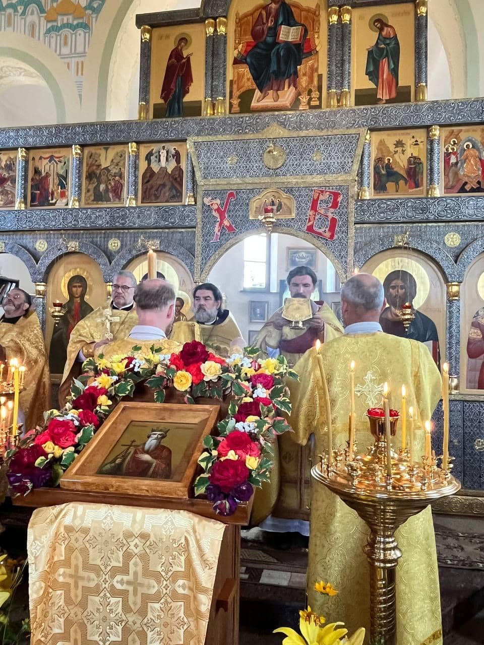 Богослужение в храме