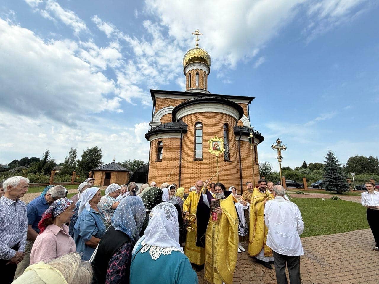 Приходская жизнь на территории храма